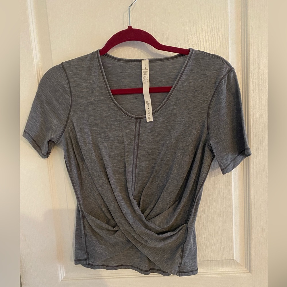 Lululemon crescent shirt, size 2, grey